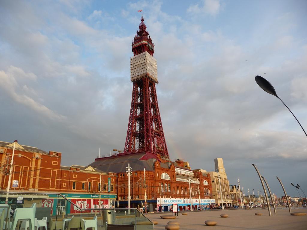 The Windsor Carlton Hotel Blackpool Exterior photo